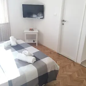  Apartment Nina